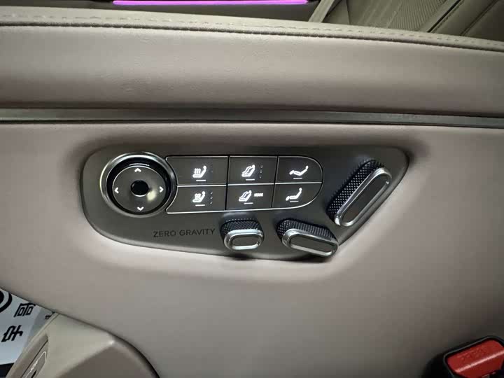 XPeng X9 2025 2025款 纯电 740超长续航 Max