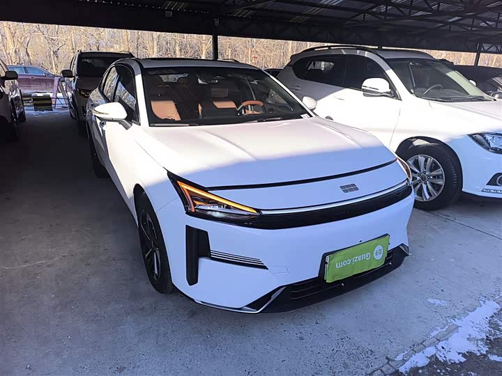 Geely Galaxy L6 2025 2025款 EM-i 140km 探索+版