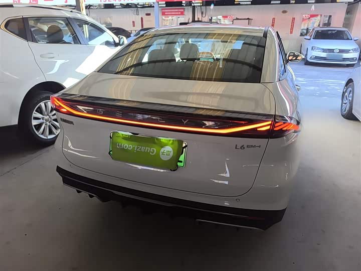 Geely Galaxy L6 2025 2025款 EM-i 140km 探索+版