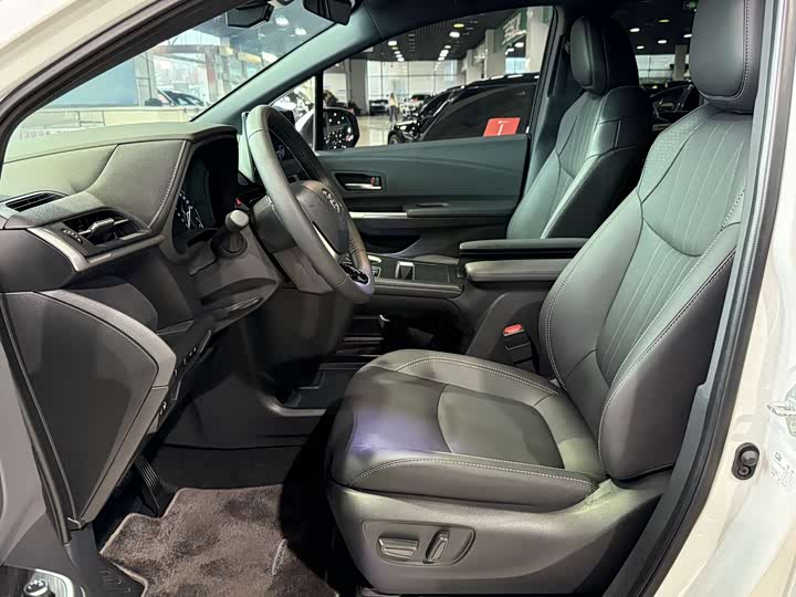 Toyota Sienna 2024 2024款 2.5L混动 臻享尊贵版
