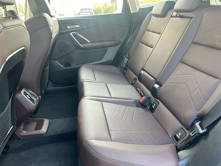 BMW iX1 2023 2023款 eDrive25L X设计套装