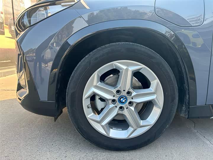 BMW iX1 2023 2023款 eDrive25L X设计套装