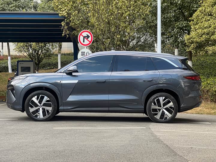 BYD Tang L 2025 2025款 EV 670KM激光雷达尊享型