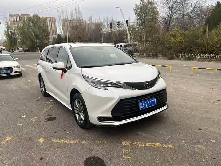 Toyota Sienna 2024 2024款 2.5L混动 舒适版