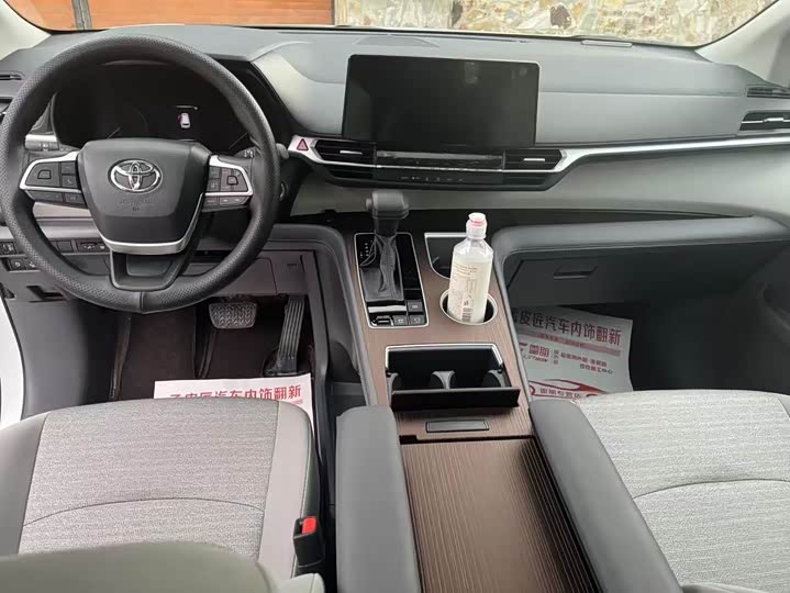 Toyota Sienna 2024 2024款 2.5L混动 舒适版