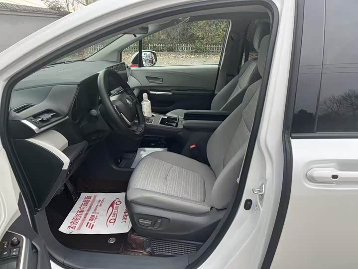 Toyota Sienna 2024 2024款 2.5L混动 舒适版