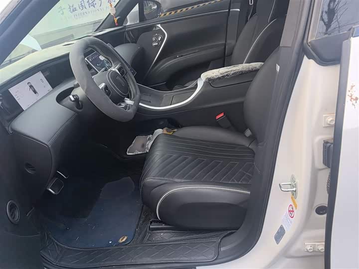 Avatr 11 2023 2023款 鸿蒙 90度 四驱版