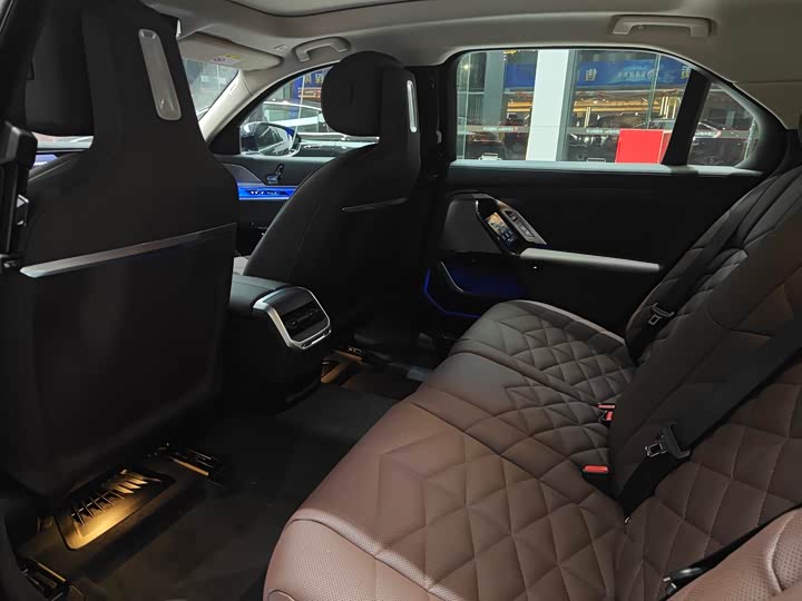 BMW 7 Series 2023 2023款 735Li 豪华套装