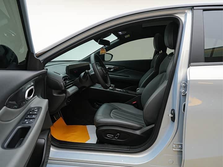 GAC Trumpchi Empow R 2025 2025款 270T DCT 影豹R-Style劲享版