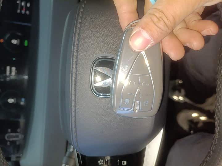 Changan UNI-K Hybrid 2023 2023款 智电iDD 1.5T 135km智趣型