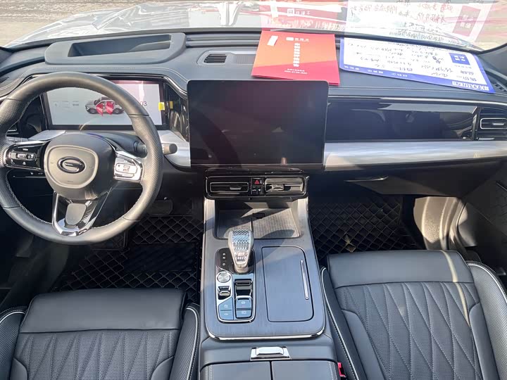 GAC Trumpchi GS8 2024 2024款 双擎系列 2.0TM 两驱尊贵版