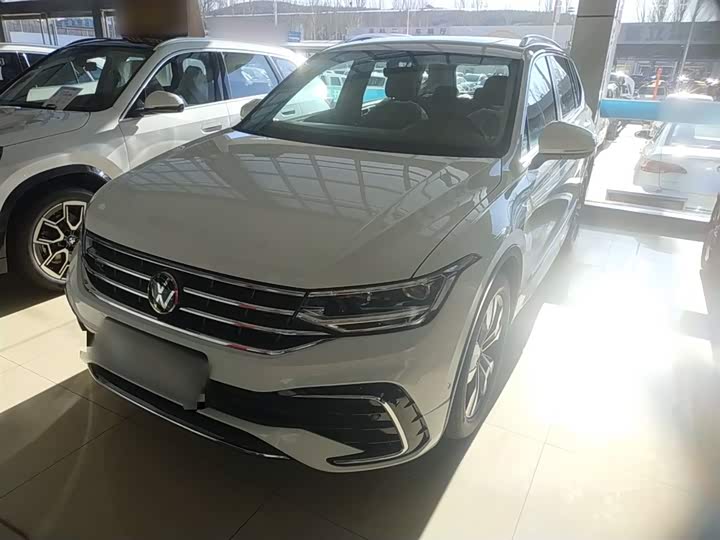 Volkswagen Tiguan L Pro 2024 2024款 出众款 330TSI 自动两驱R-Line龙耀版