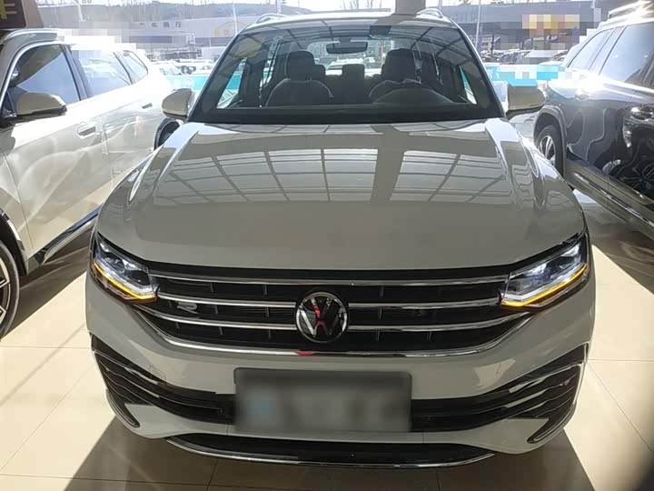 Volkswagen Tiguan L Pro 2024 2024款 出众款 330TSI 自动两驱R-Line龙耀版