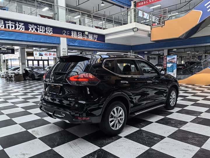Nissan X-Trail 2023 2023款 经典 2.0L 两驱智联臻享版