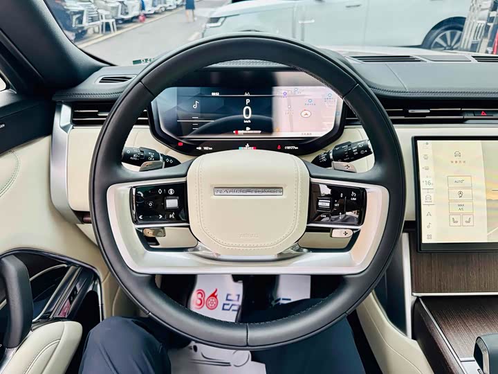 Land Rover Range Rover 2025 2025款 3.0 L6 400PS 盛世加长版