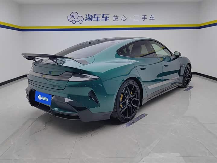 2025 Xiaomi SU7 Ultra