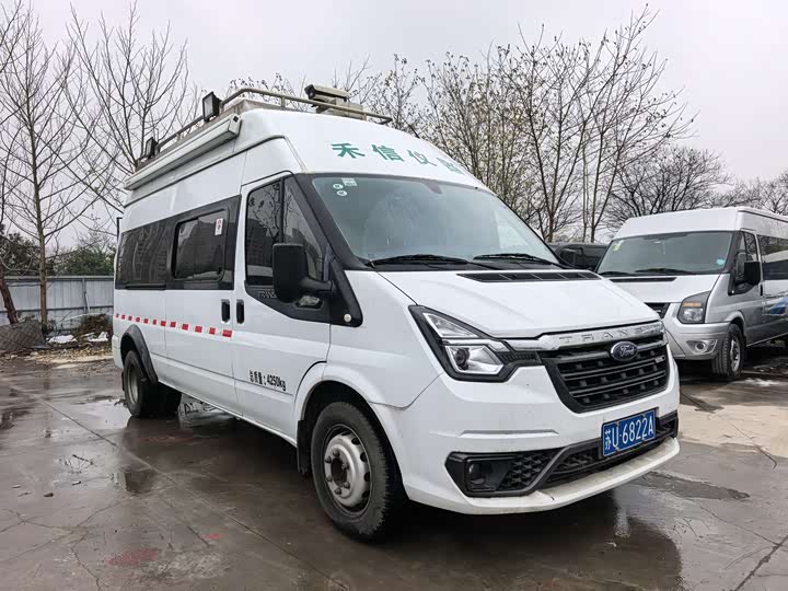 Ford Transit New 2021 2021款 2.2T手动厢式货车Pro5.9米长轴后双胎3座高顶国VI
