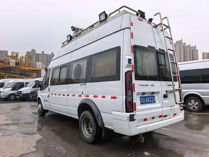 Ford Transit New 2021 2021款 2.2T手动厢式货车Pro5.9米长轴后双胎3座高顶国VI