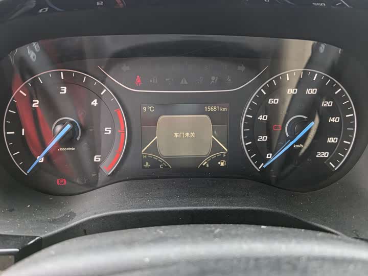 Ford Transit New 2021 2021款 2.2T手动厢式货车Pro5.9米长轴后双胎3座高顶国VI