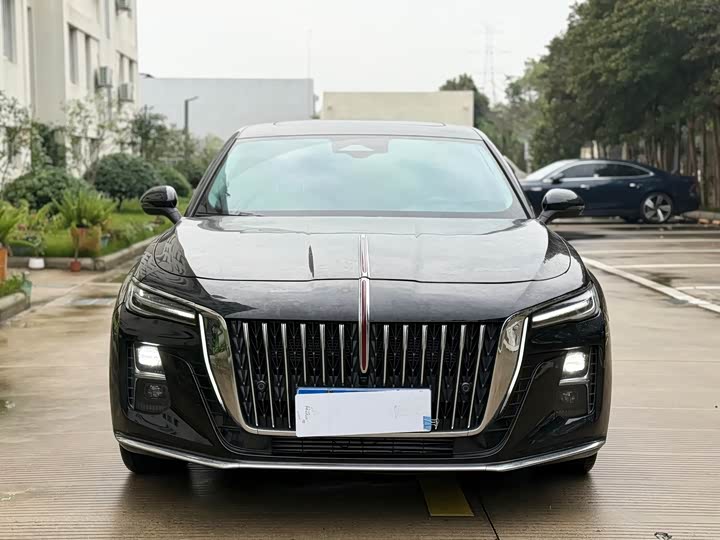 2025 Hongqi H5