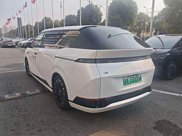 XPeng X9 2025 2025款 纯电 740超长续航 Max