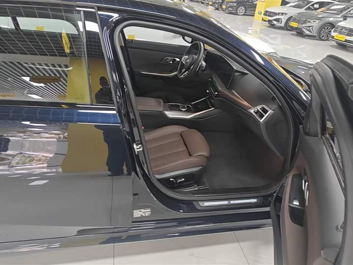 BMW 3 Series 2025 2025款 330Li 尊享型 M运动曜夜套装