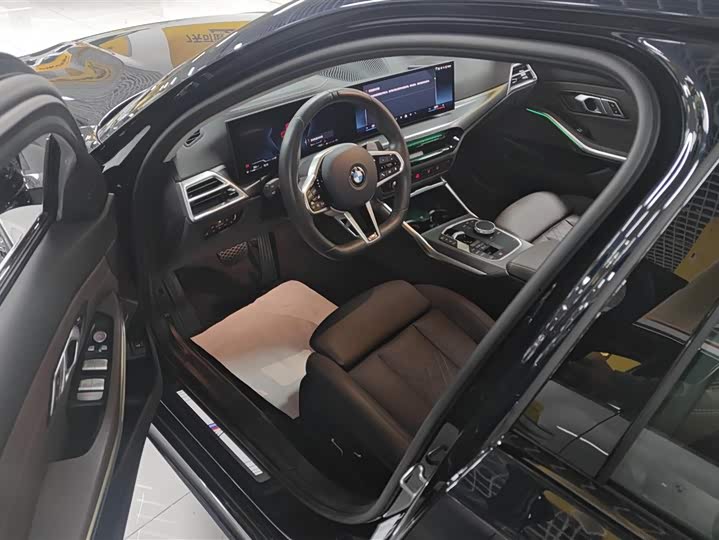 BMW 3 Series 2025 2025款 330Li 尊享型 M运动曜夜套装