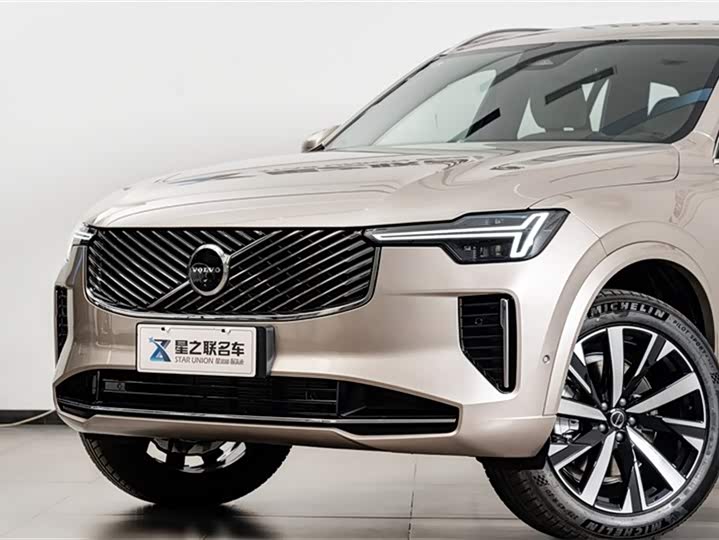 Volvo XC90 2025 2025款 改款 B6 智远豪华版 6座