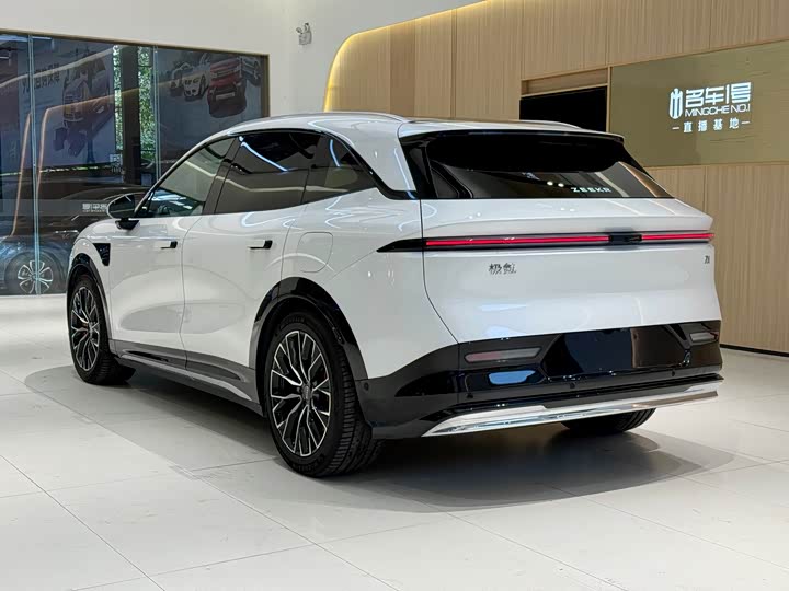 Zeekr 7X 2025 2025款 100kWh 长续航四驱智驾版