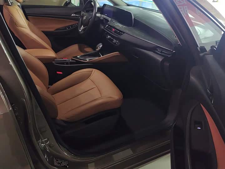 Buick GL6 2021 2021款 323T 轻混动互联豪华型