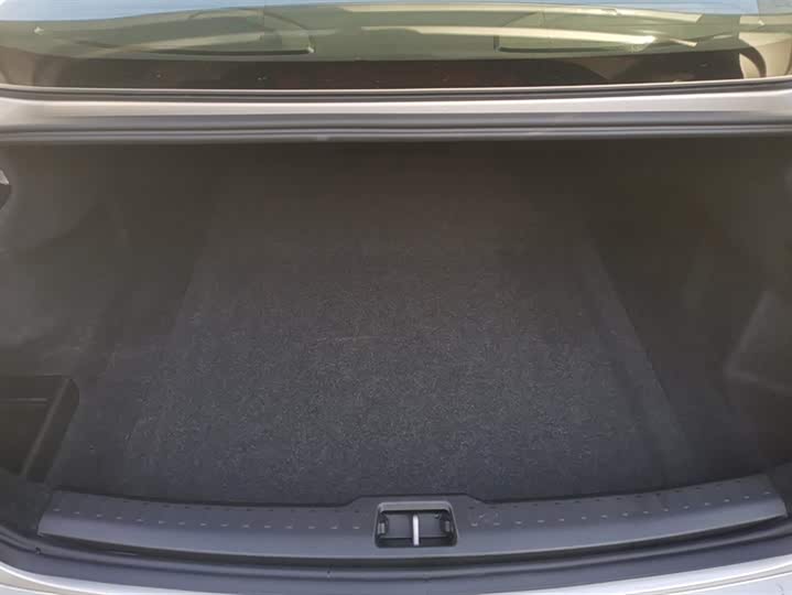 Volvo S60 2025 2025款 B4 智逸豪华版