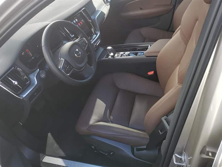 Volvo S60 2025 2025款 B4 智逸豪华版