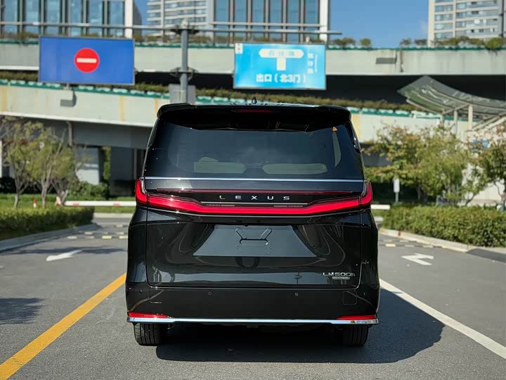 Lexus LM 2023 2023款 500h 六座尊崇版