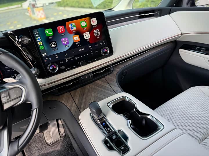 Lexus LM 2023 2023款 500h 六座尊崇版