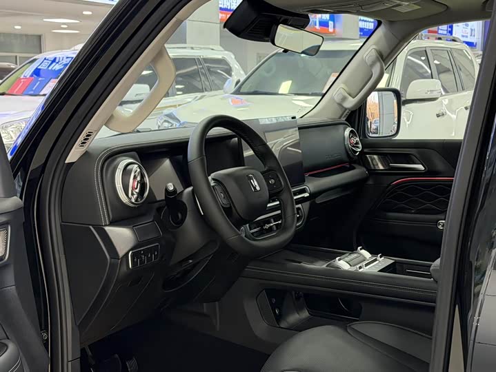 Tank 300 2025 2025款 2.0T 汽油征服者