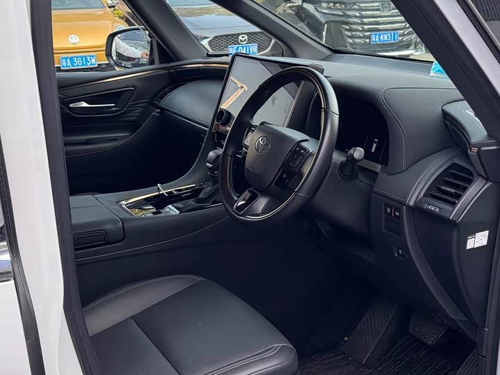 Toyota Alphard 2025 2025款 双擎 2.5L 尊贵黄金版