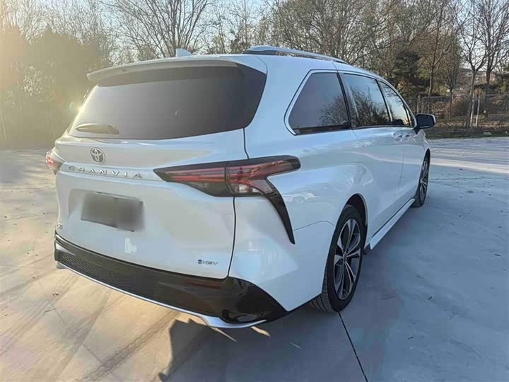 Toyota Granvia 2024 2024款 2.5L混动 尊贵PLUS版