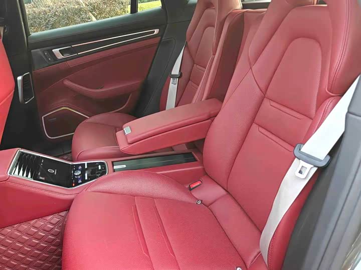 Porsche Panamera Hybrid 2023 2023款 Panamera 4 E-Hybrid 铂金版 2.9T