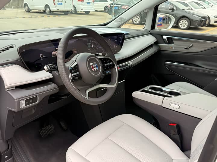 Buick GL8 ES 2025 2025款 陆尊 智享版