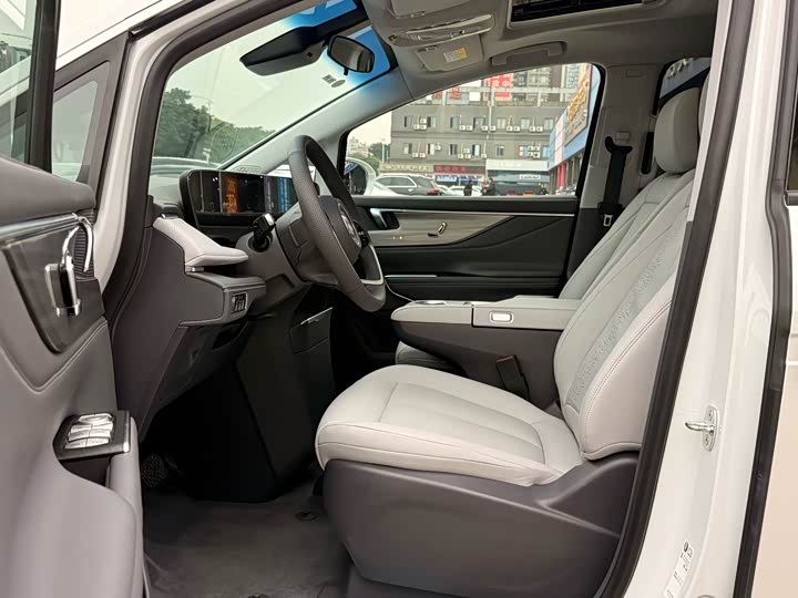 Buick GL8 ES 2025 2025款 陆尊 智享版