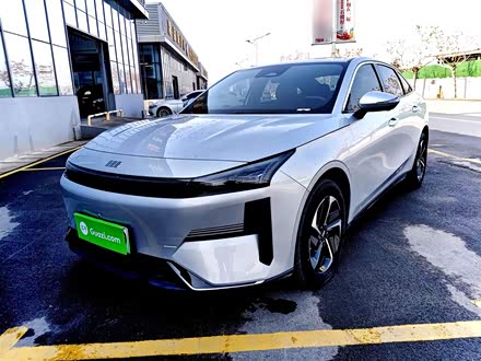 Geely Galaxy L6 2025 2025款 EM-i 140km 星舰版