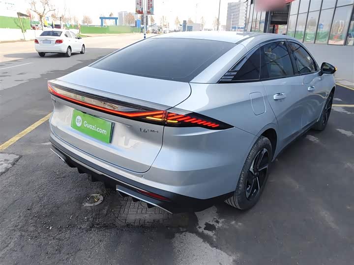 Geely Galaxy L6 2025 2025款 EM-i 140km 星舰版