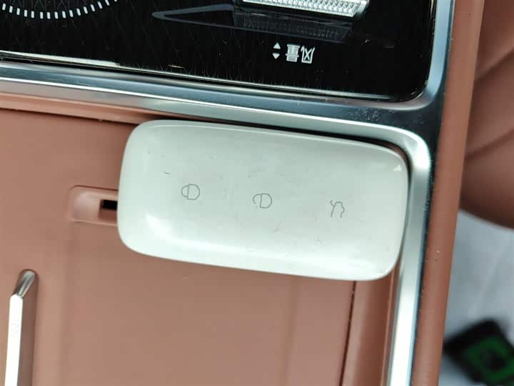 Geely Galaxy L6 2025 2025款 EM-i 140km 星舰版