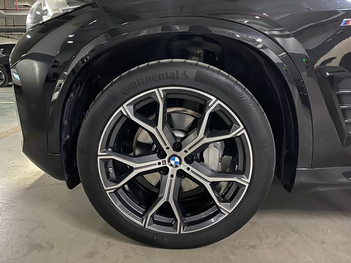 BMW X5 2025 2025款 xDrive 30Li 尊享型M运动曜夜套装