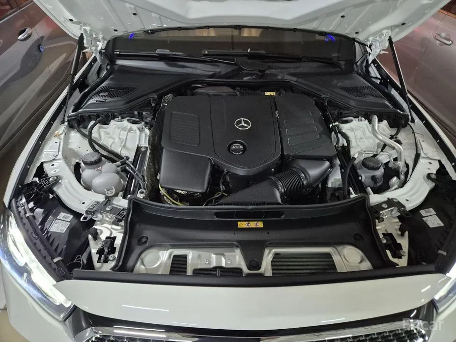 Mercedes-Benz E-Class 2024 E200 Avantgarde