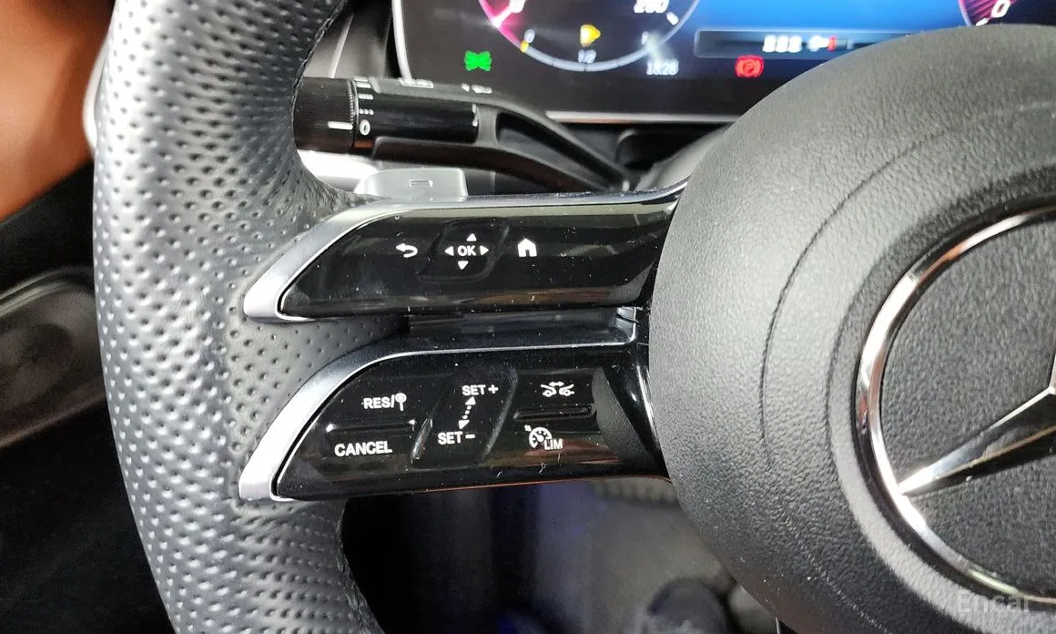 Mercedes-Benz GLC-Class 2023 GLC300 4MATIC Coupe