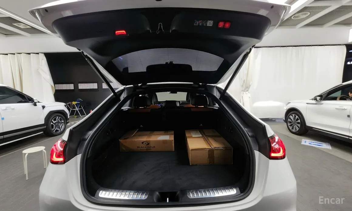 Mercedes-Benz GLC-Class 2023 GLC300 4MATIC Coupe