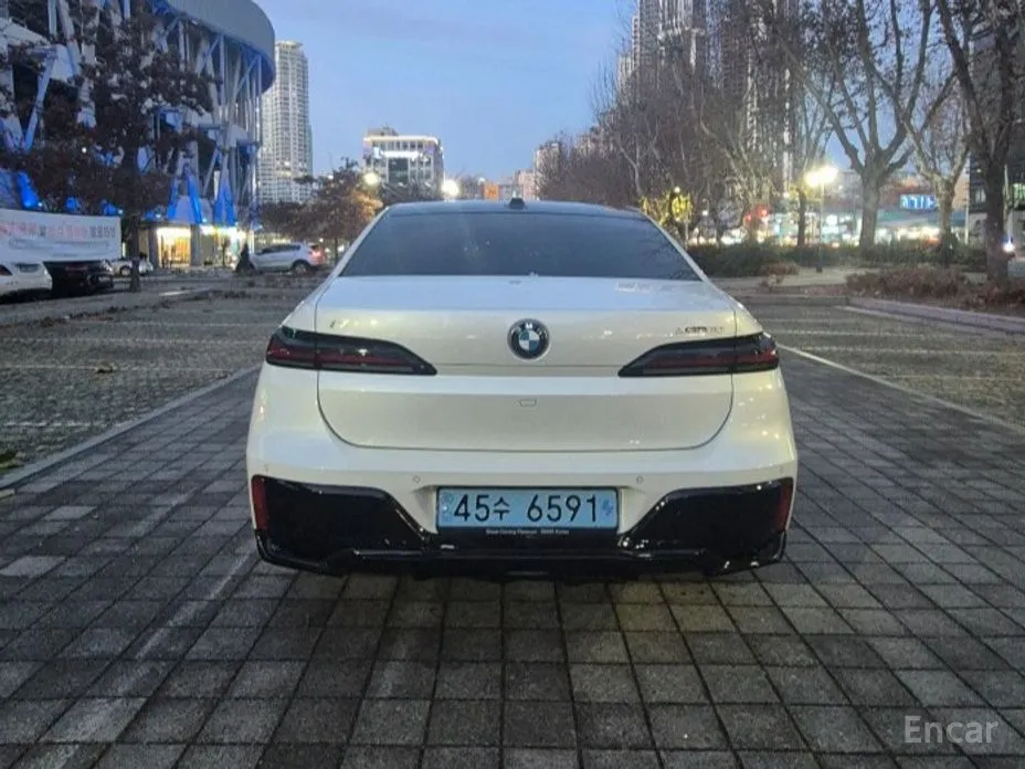 BMW i7 2022 xDrive 60 M sport