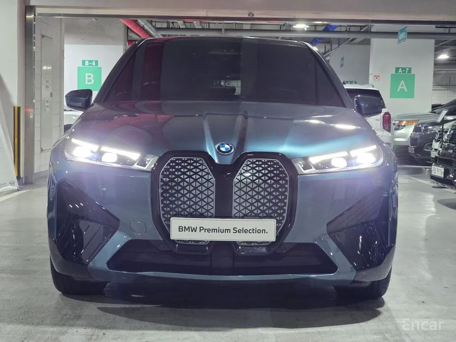 BMW iX 2021 xDrive50 Sports Plus