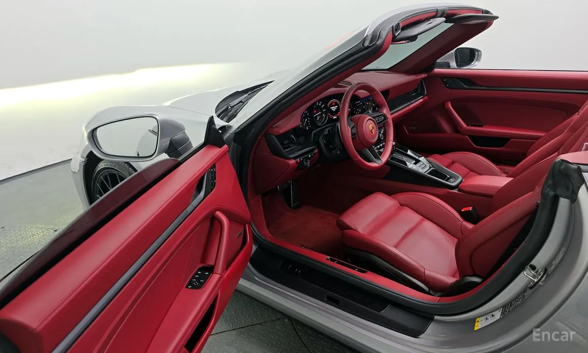 Porsche 911 2019 Carrera 4 GTS Cabriolet